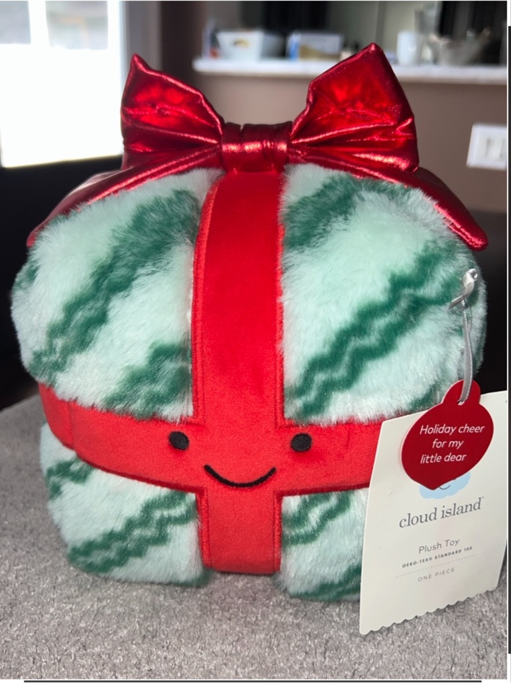 NWT CLOUD ISLAND HOLIDAY PRESENT PLUSH STUFFED CHARACTER TOY//RED & GREEN